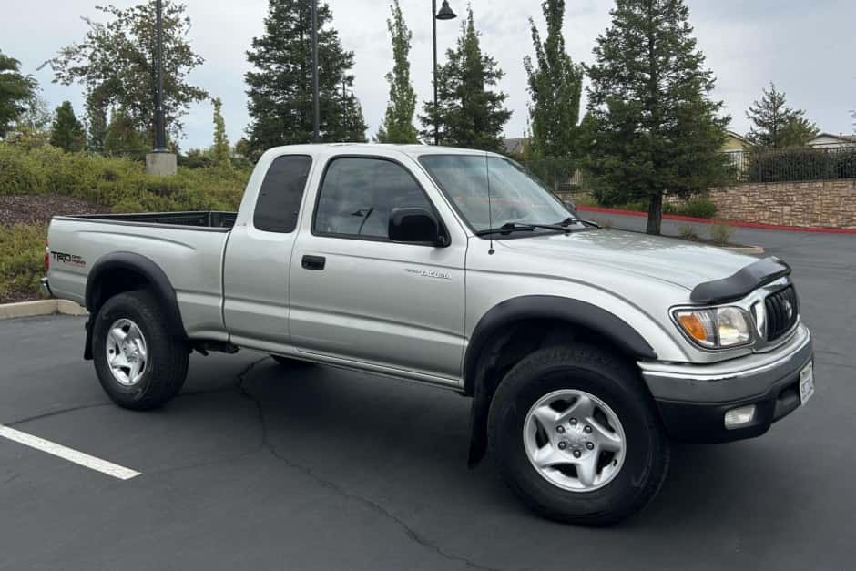 2001 Toyota Tacoma (N1X0 1995-2005) sold for $13,500