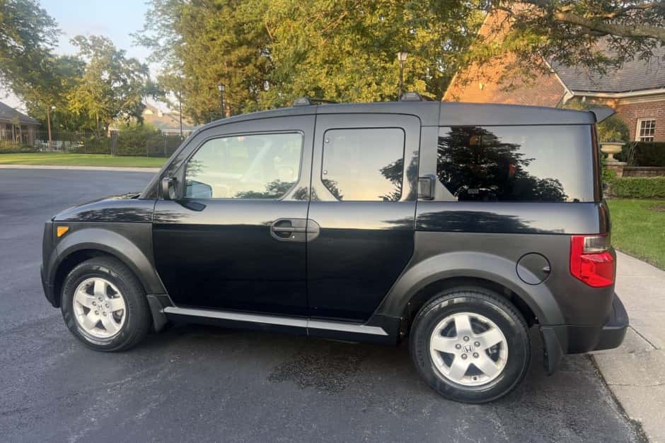 2005 Honda Element sold for $7,000