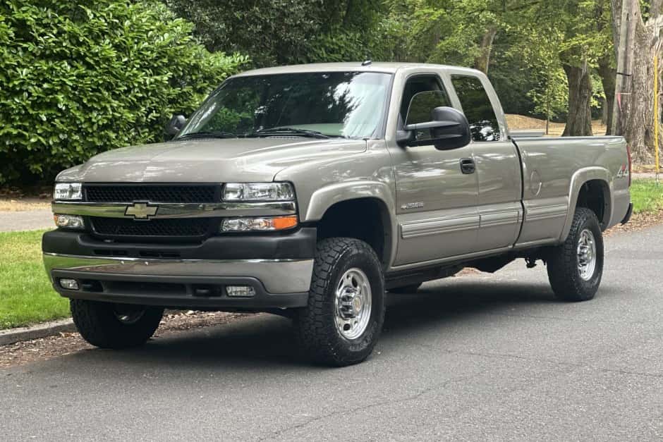 2002 Chevrolet Silverado GMT800 Heavy Duty (2000-2007) sold for $23,500