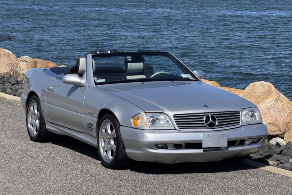 2002 Mercedes-Benz R129 SL sold for $22,129