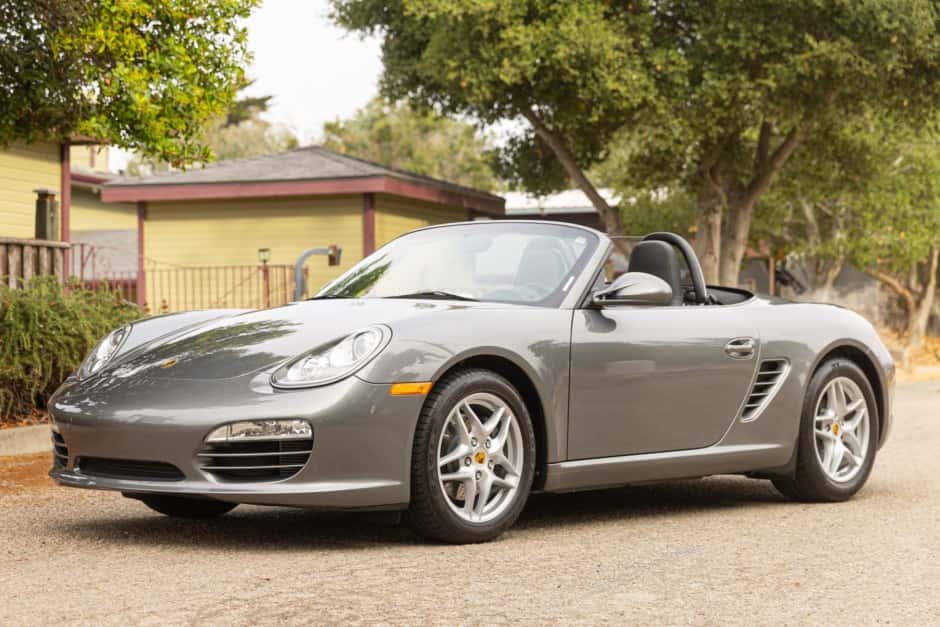 2010 Porsche 987 Boxster sold for $27,500