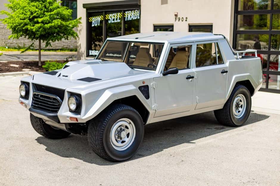 1987 Lamborghini LM002 sold for $400,000