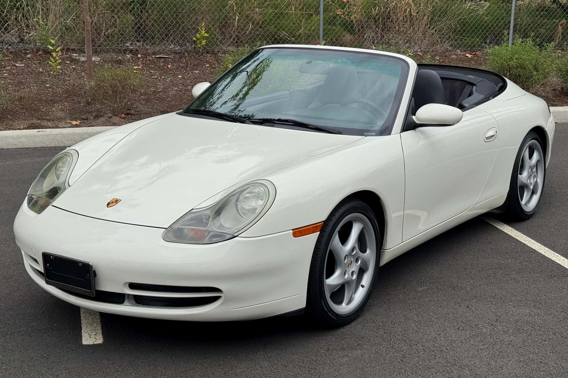 2000 Porsche 996 911 sold for $14,000