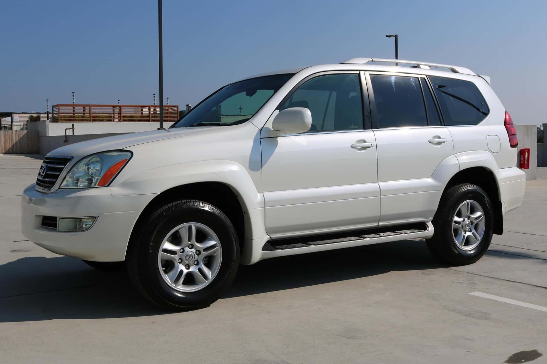 2006 Lexus GX sold for $10,900