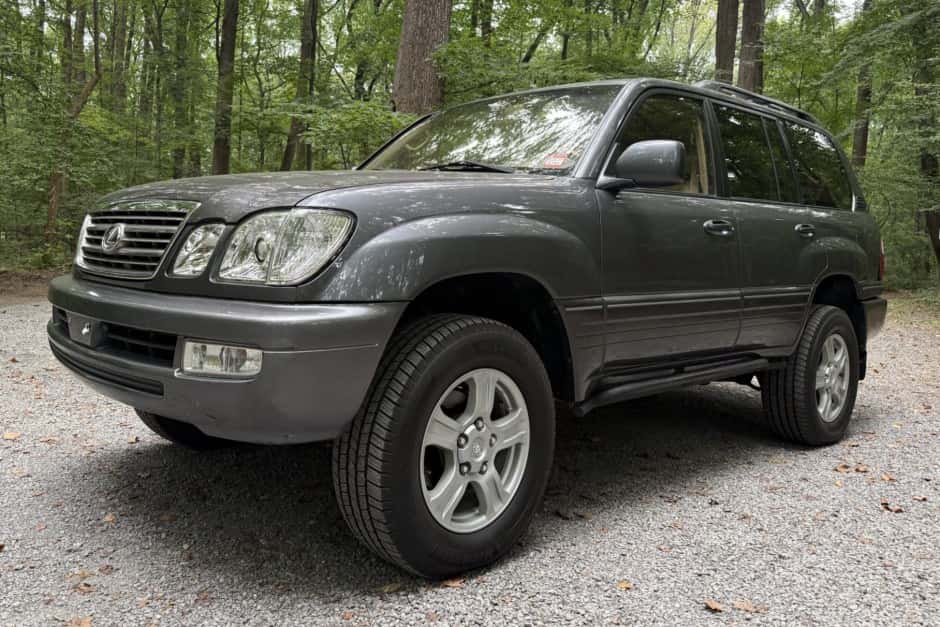 2003 Lexus LX470 sold for $17,000