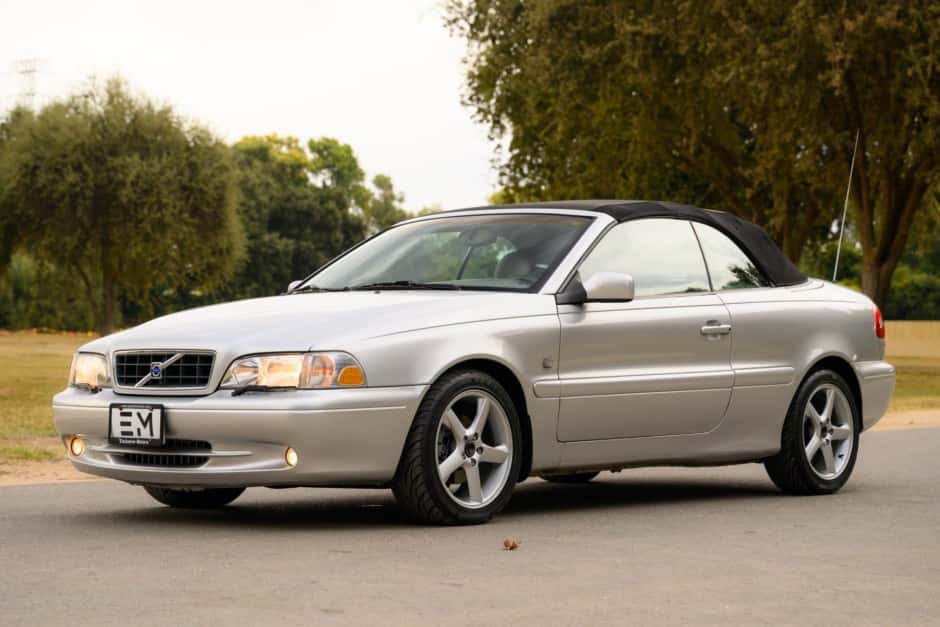 2004 Volvo C70 sold for $7,100