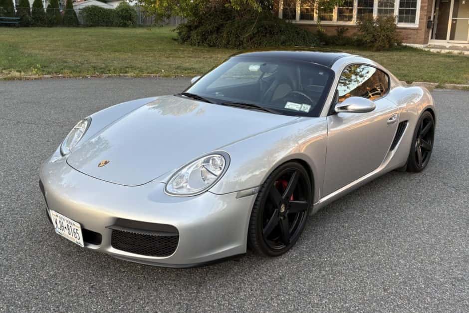 2006 Porsche 987 Cayman sold for $20,250
