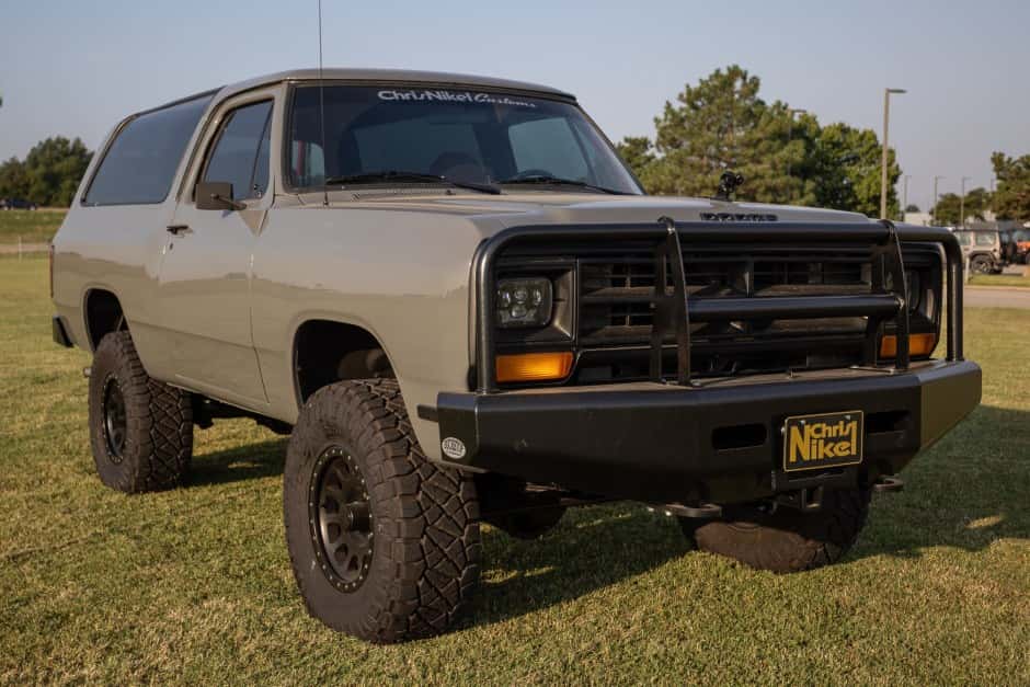 1989 Dodge Ramcharger / Plymouth Trail Duster sold for $20,500