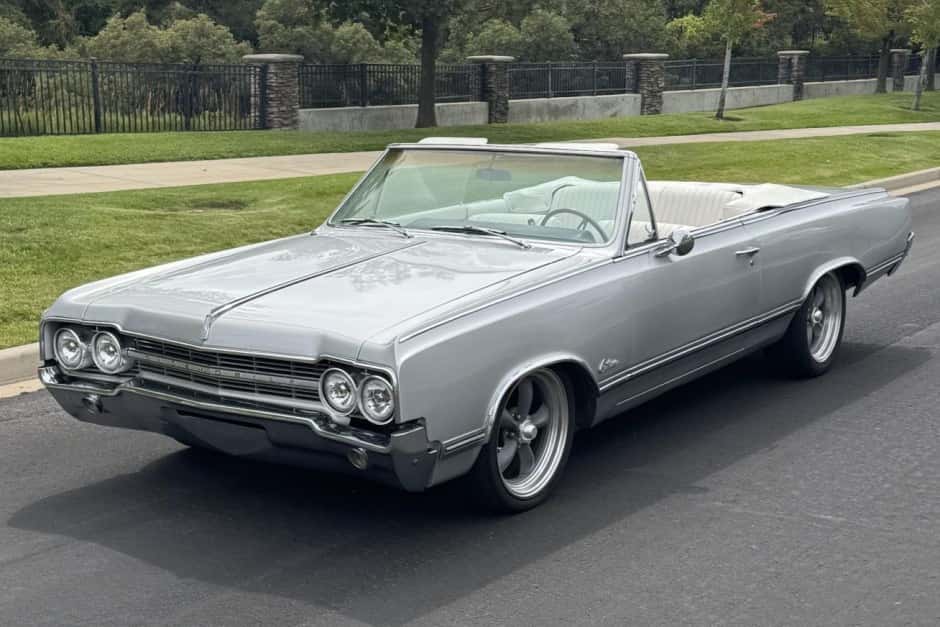 1965 Oldsmobile Cutlass sold for $10,500
