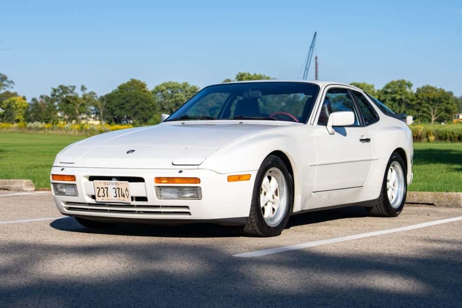 1986 Porsche 944 Turbo sold for $19,000