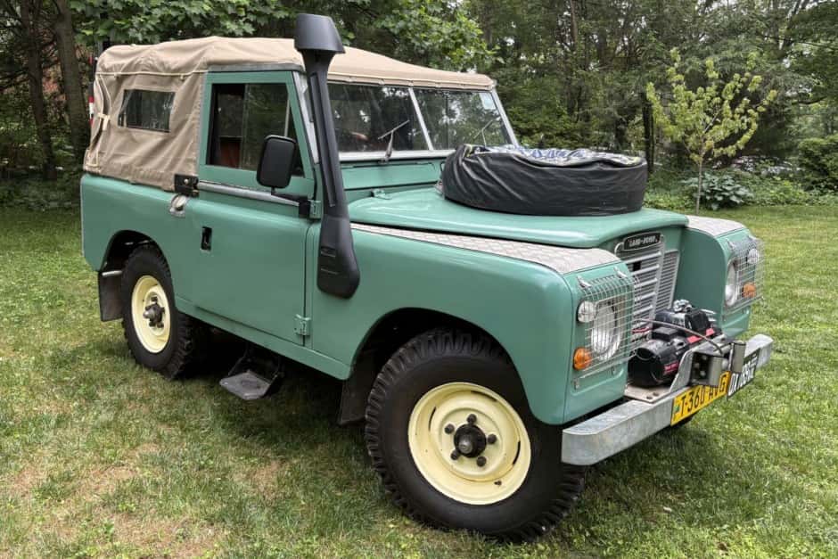 1984 Land Rover Series 88 sold for $25,650