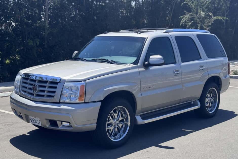 2005 Cadillac Escalade & EXT GMT800 (2002-2006) sold for $5,800