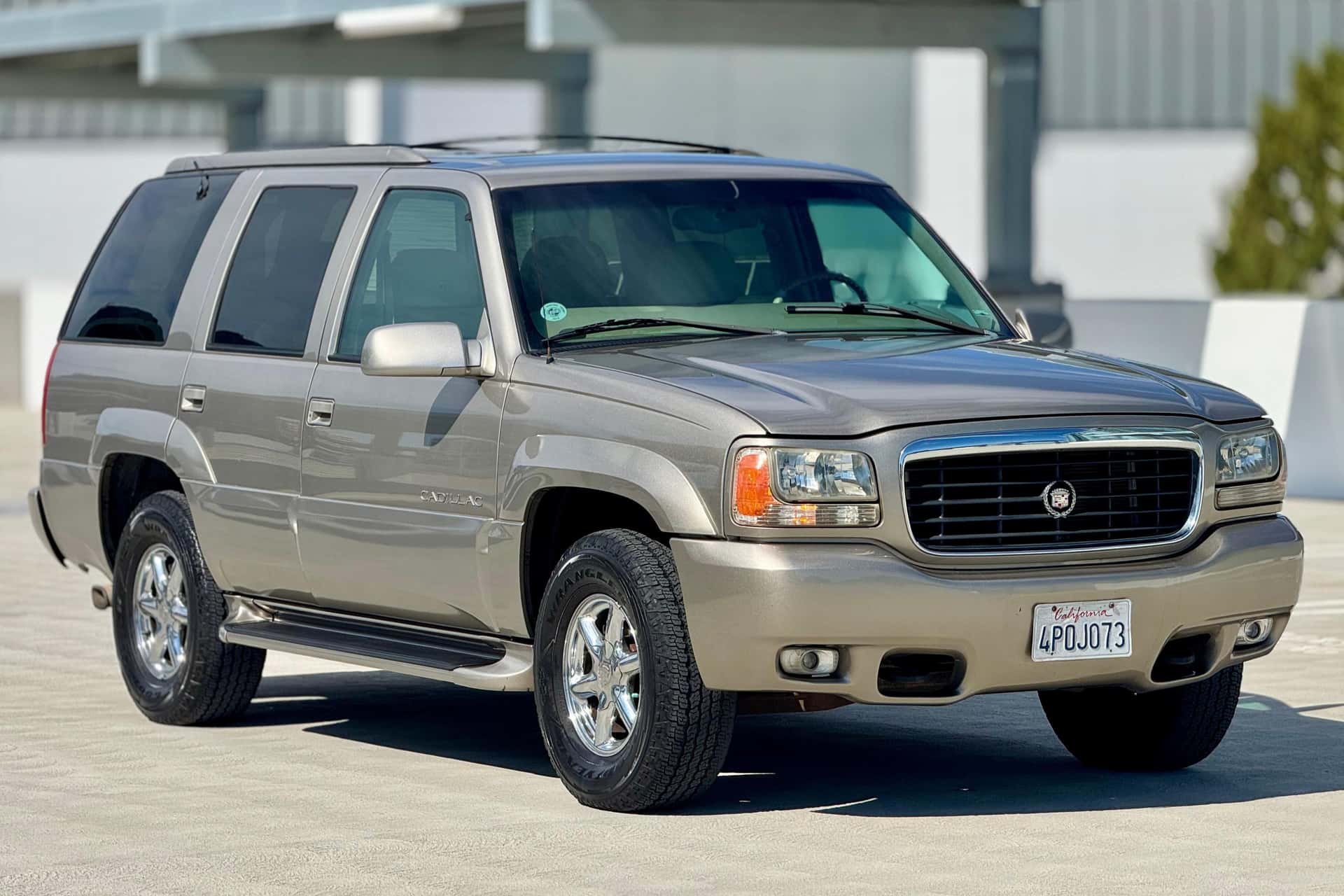 2000 Cadillac Escalade sold for $8,300