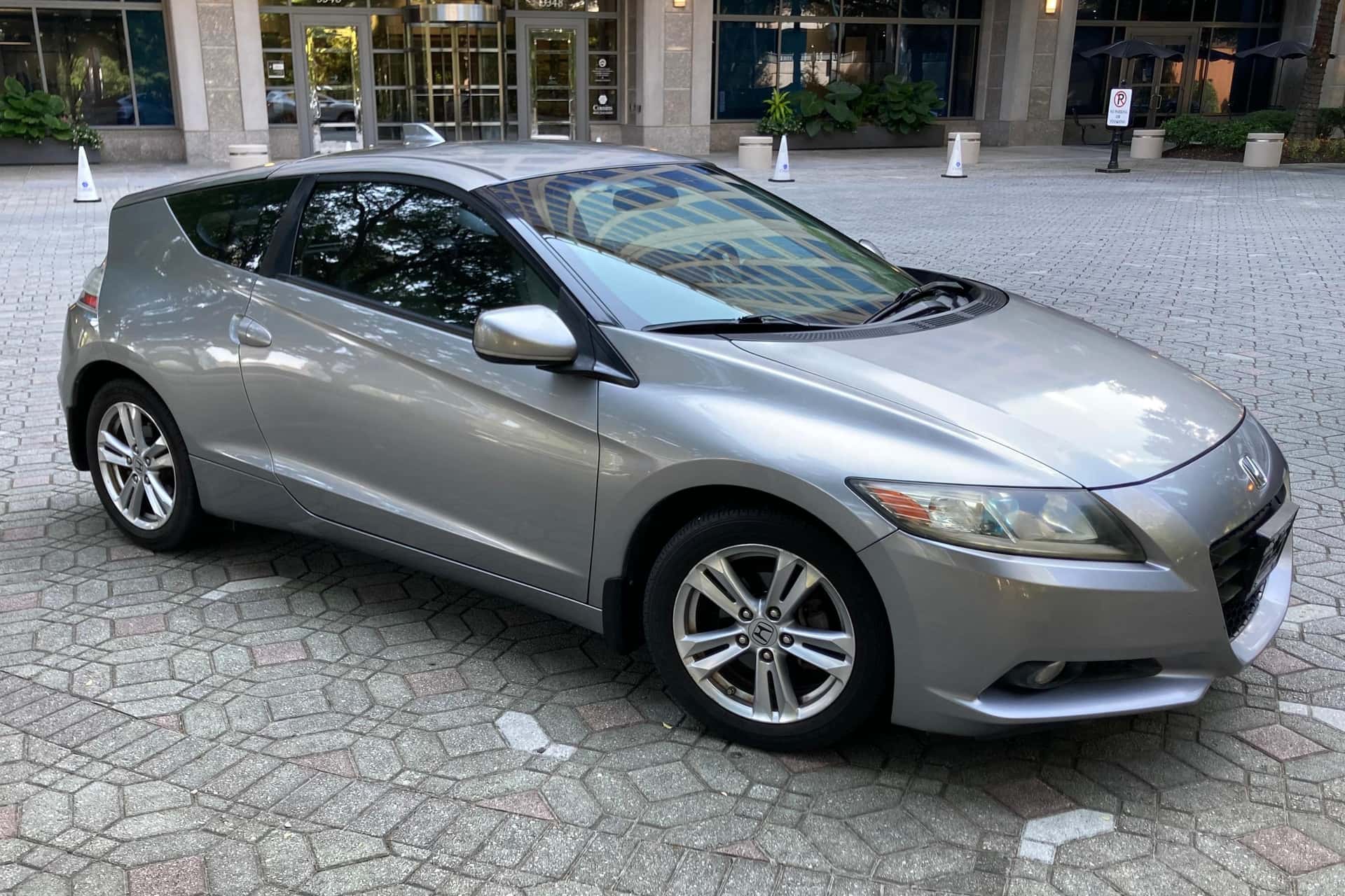 2011 Honda CR-Z sold for $7,077