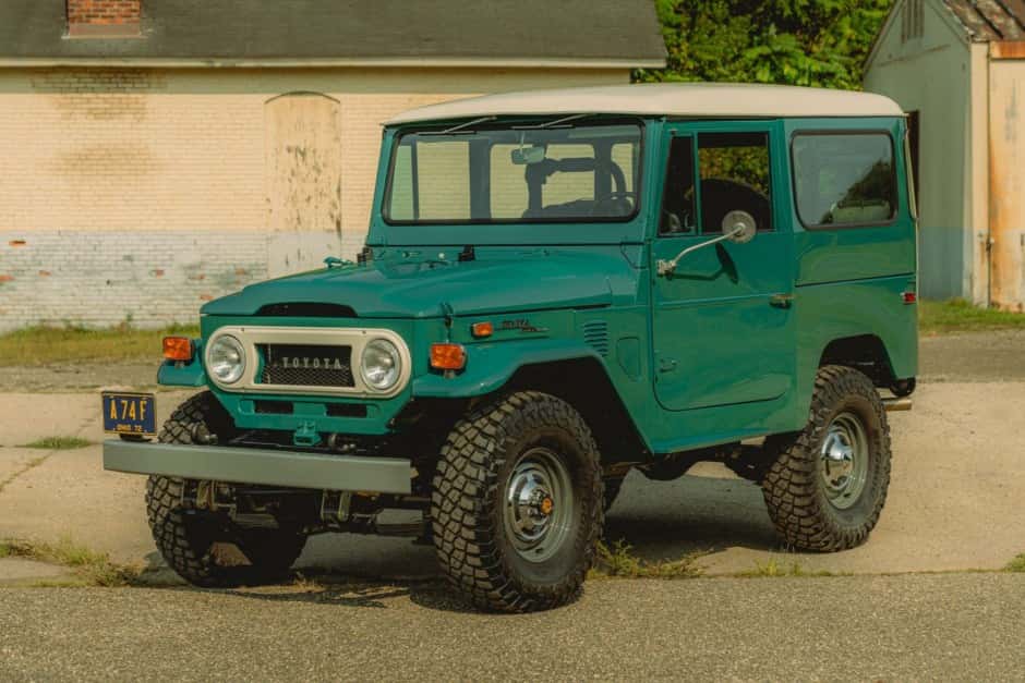 1972 Toyota Land Cruiser FJ40 sold for $80,200