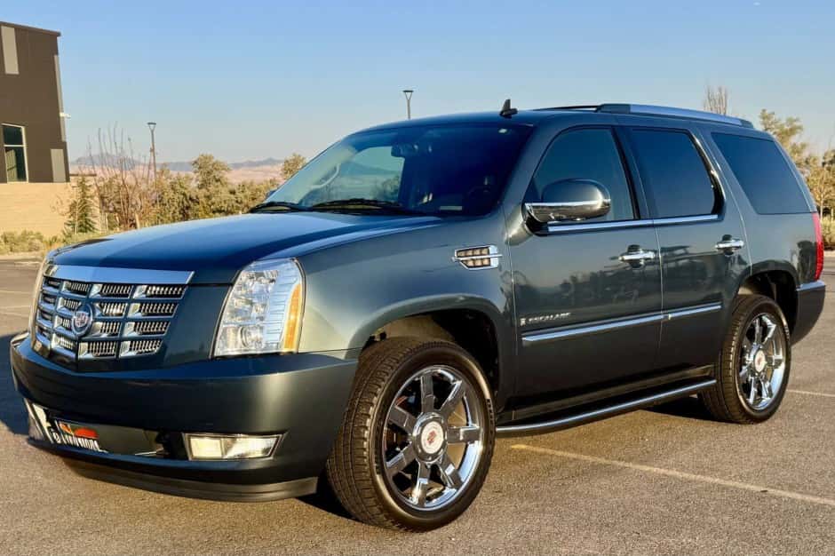 2009 Cadillac Escalade & EXT GMT900 (2007-2014) sold for $19,853
