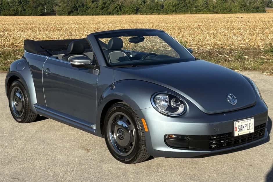 2016 Volkswagen A5 Beetle (2012-2019) sold for $25,500
