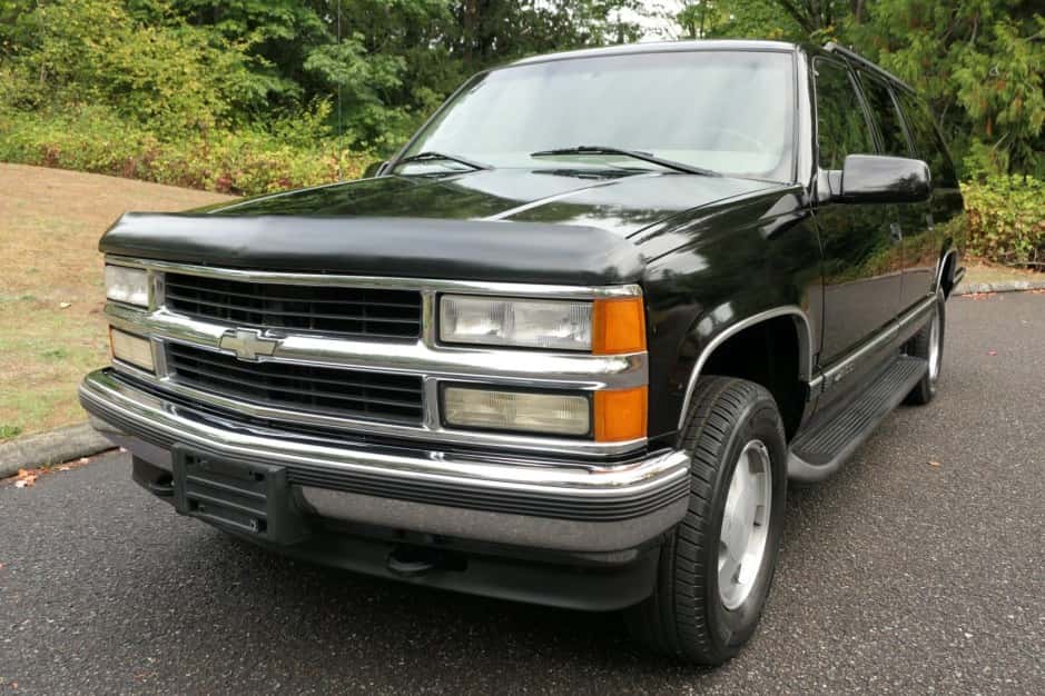 1997 Chevrolet Suburban (GMT400 1992-1999) sold for $14,500