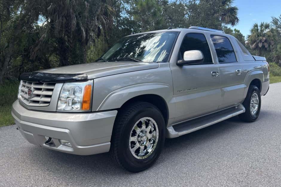 2005 Cadillac Escalade & EXT GMT800 (2002-2006) sold for $16,500