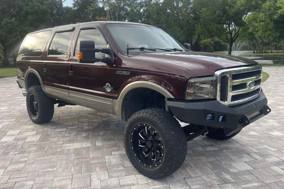 2001 Ford Excursion sold for $20,250