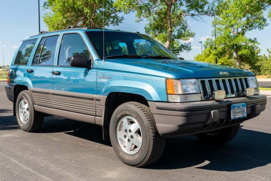1994 Jeep ZJ Grand Cherokee sold for $12,600
