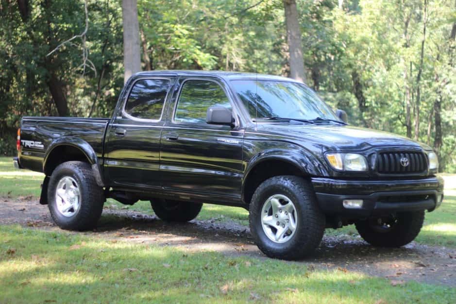 2004 Toyota Tacoma (N1X0 1995-2005) sold for $13,250
