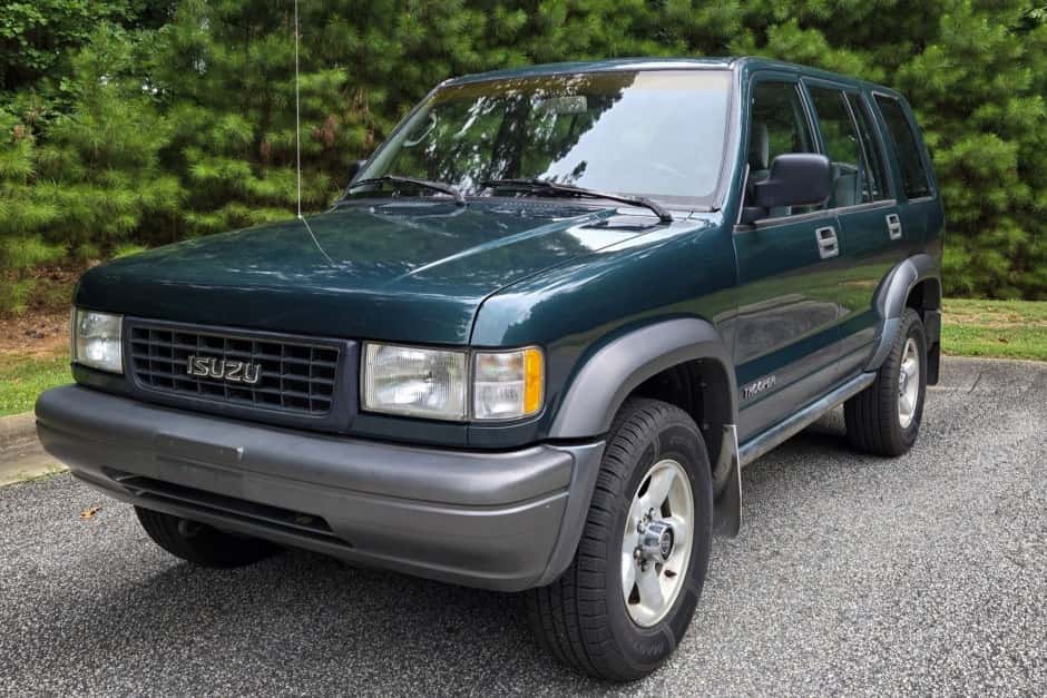 1995 Isuzu Trooper sold for $11,000