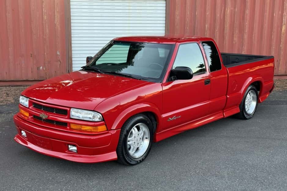 2001 Chevrolet S-10 (1994-2004) sold for $26,000
