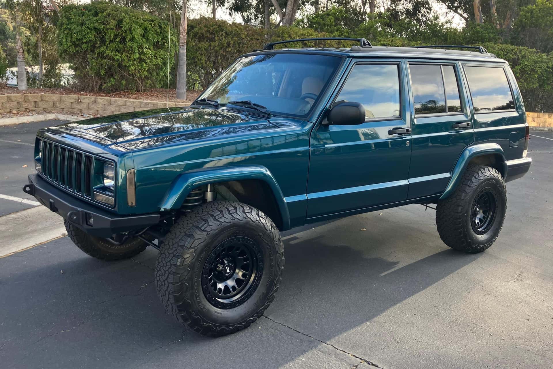 1998 Jeep Cherokee sold for $13,750