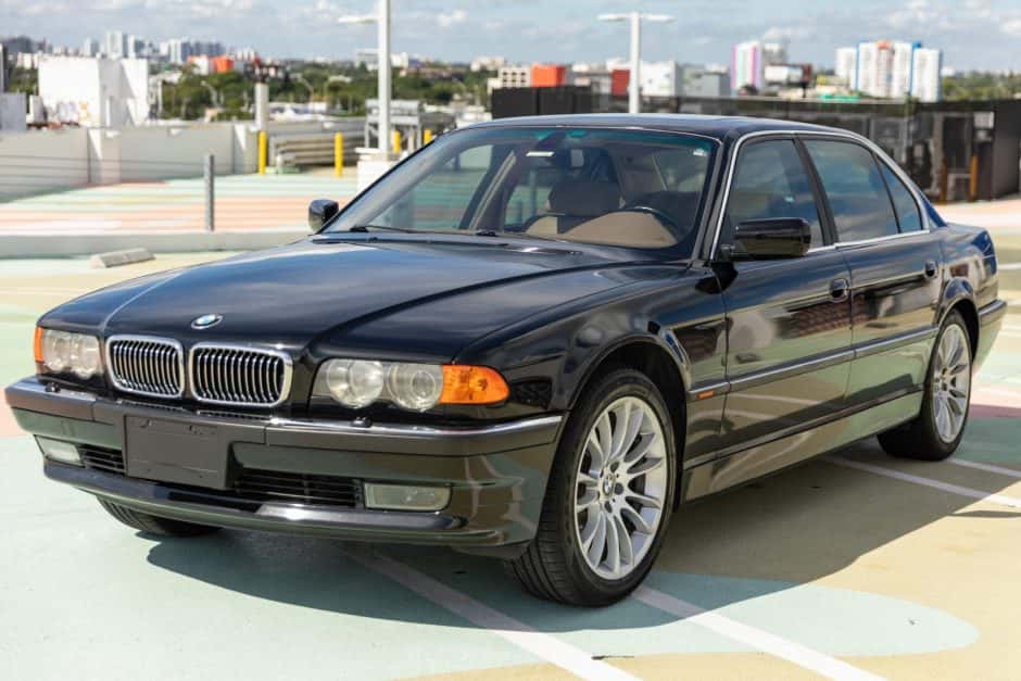 2000 BMW E38 7-Series sold for $8,100