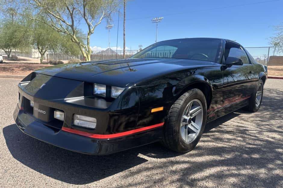 1986 Chevrolet Camaro 3rd Generation 1982-1992 sold for $16,000