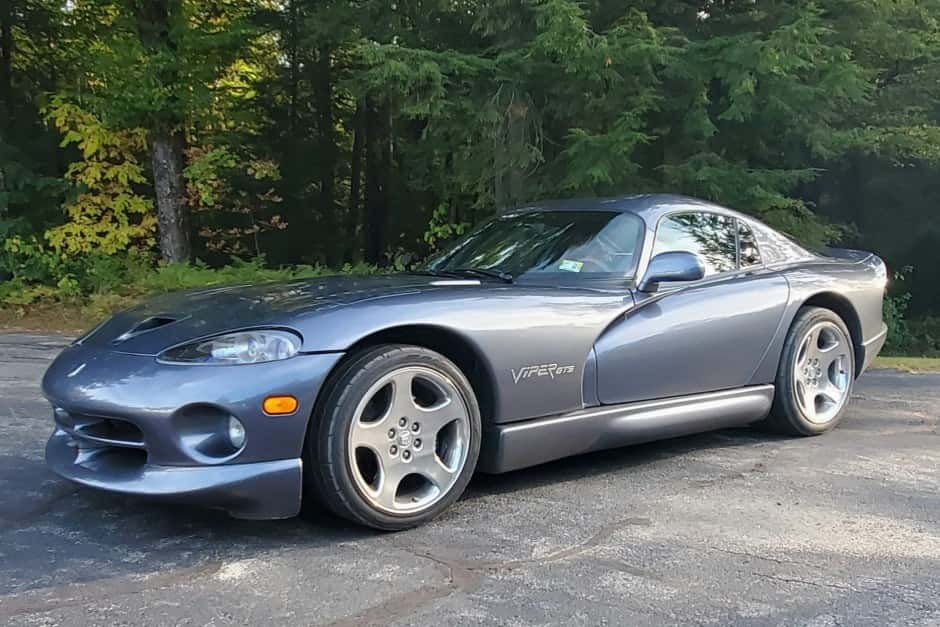 2000 Dodge Viper SR II (1996-2002) sold for $46,000