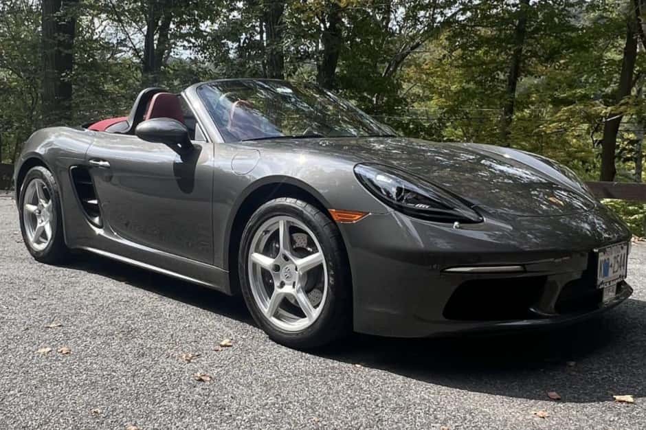 2021 Porsche 982 718 Boxster sold for $59,500