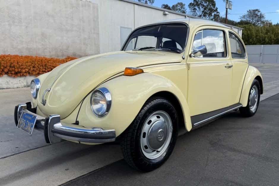 1971 Volkswagen Beetle (1958-1979) sold for $8,000