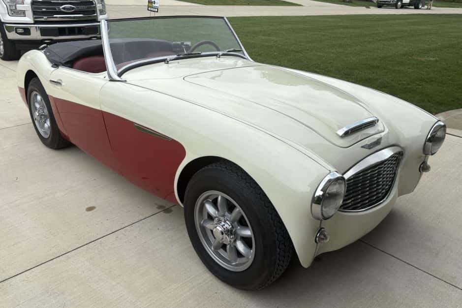 1960 Austin-Healey 3000 sold for $22,250
