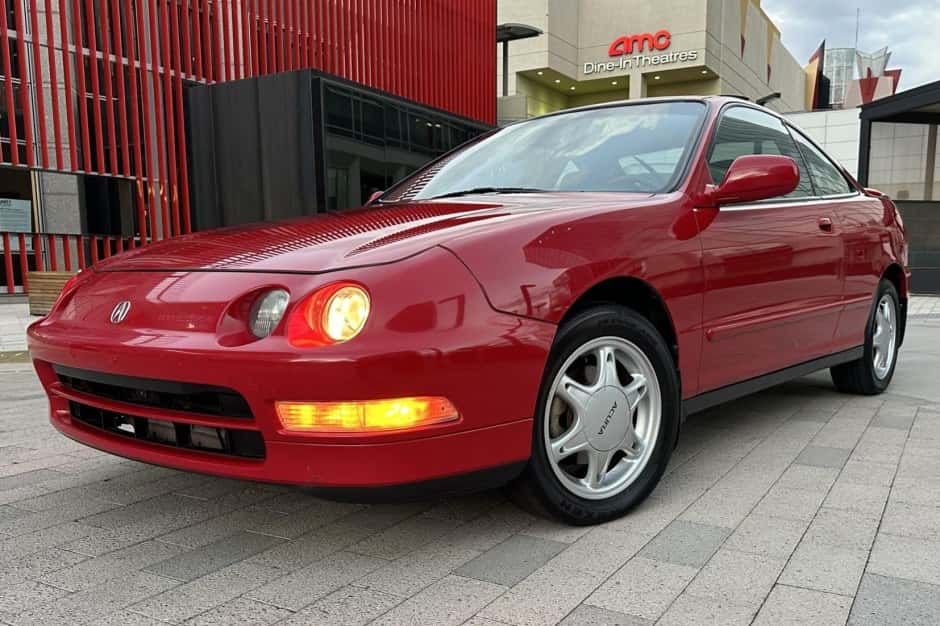 1996 Acura Integra sold for $10,888