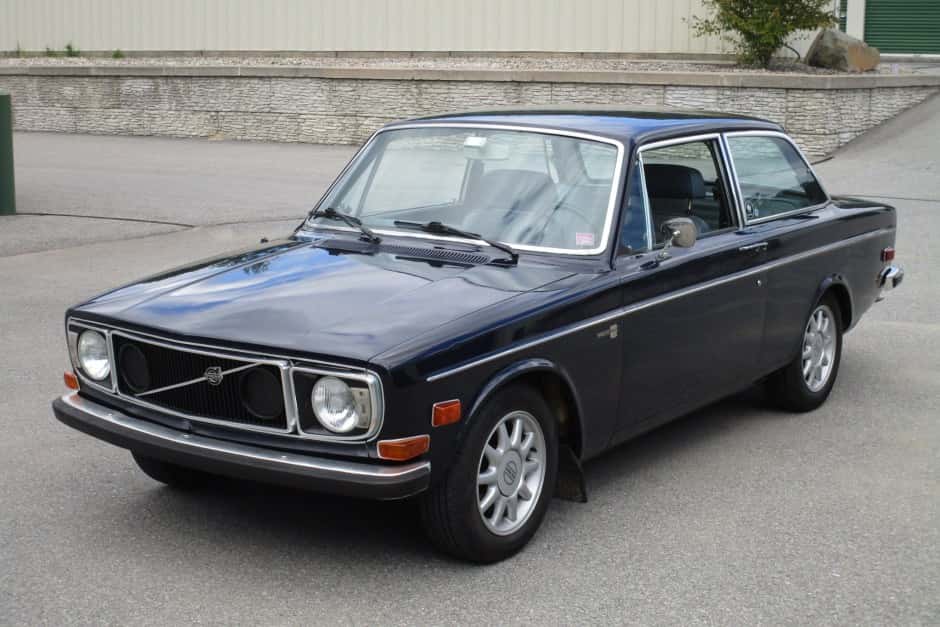 1971 Volvo 140 sold for $23,000