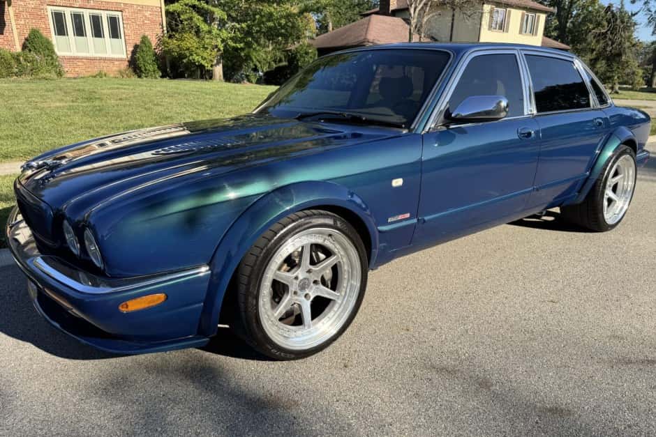 2002 Jaguar X308 XJ (1998-2003) sold for $13,000