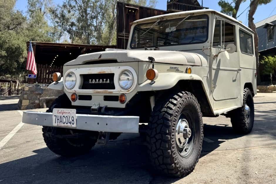 1969 Toyota Land Cruiser FJ40 sold for $22,750