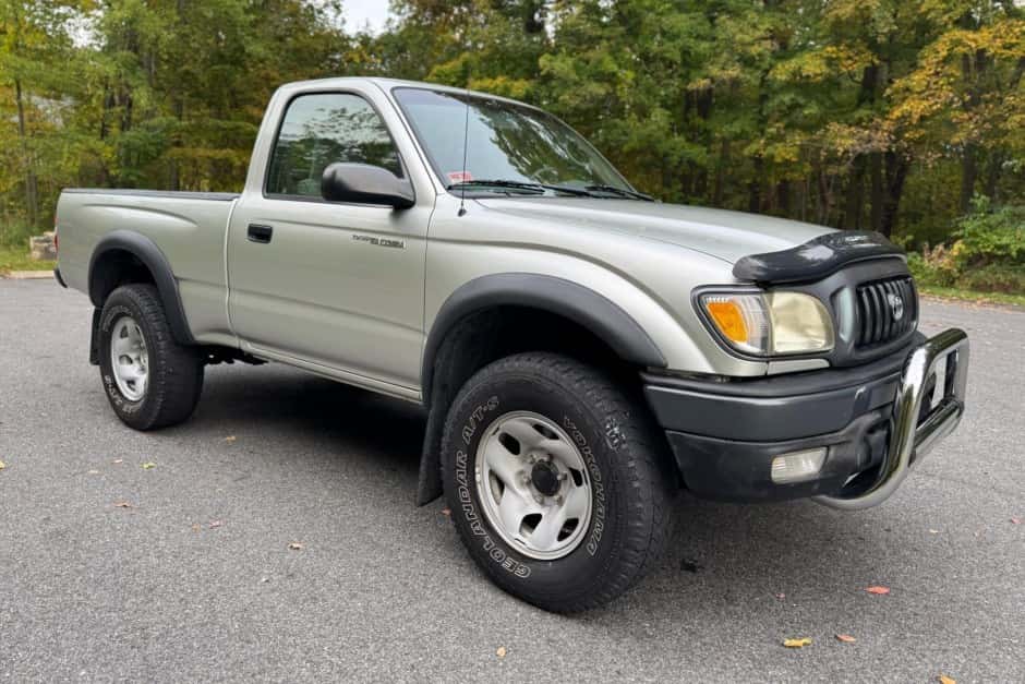 2004 Toyota Tacoma (N1X0 1995-2005) sold for $9,000