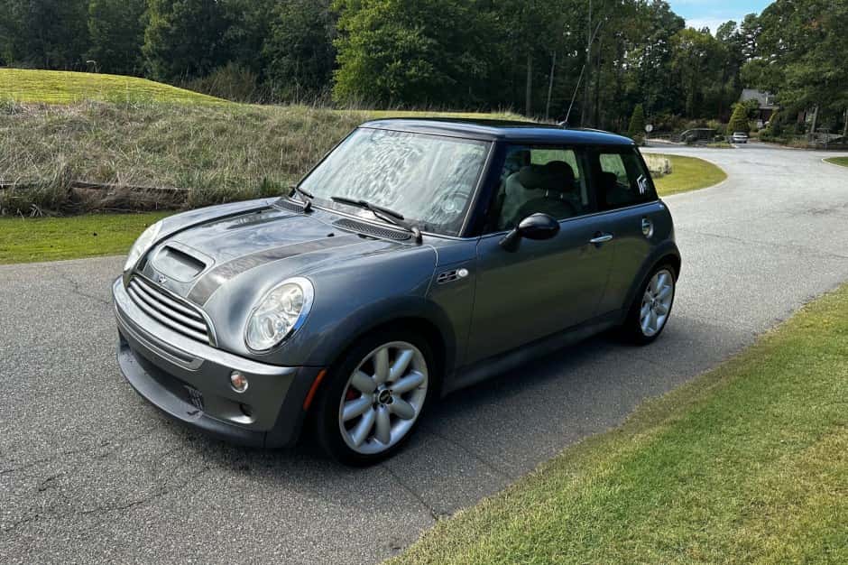 2006 Mini R53 John Cooper Works sold for $8,777
