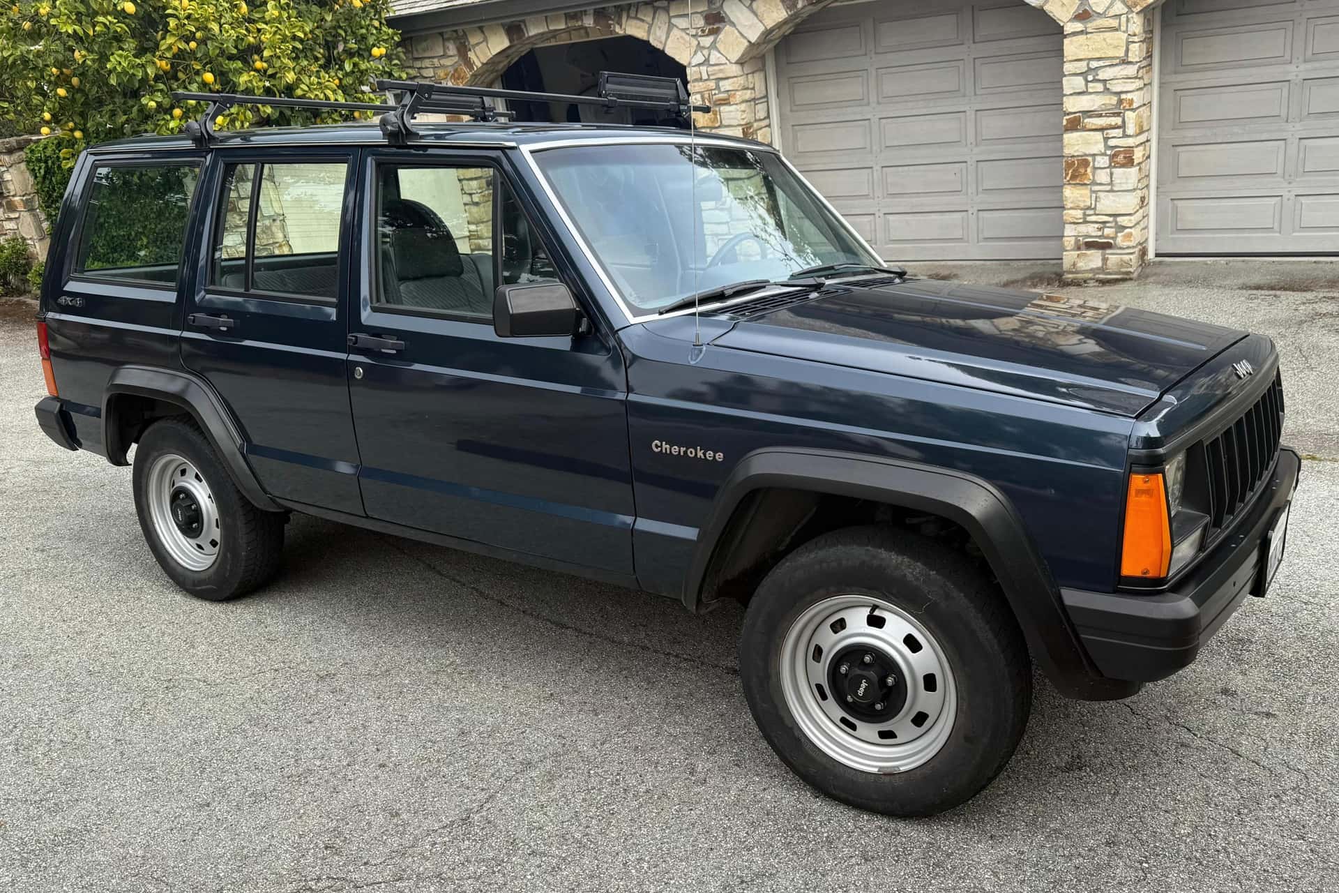 1989 Jeep Cherokee sold for $8,000