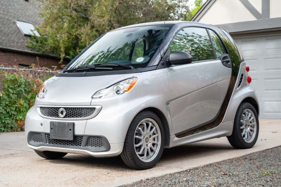 2014 Smart Fortwo sold for $12,001