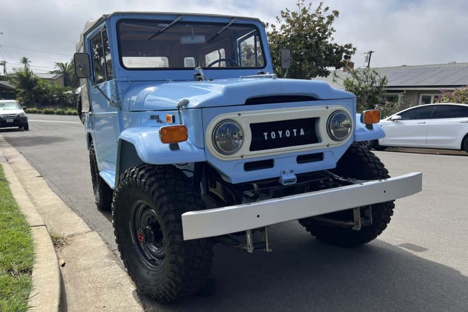 1971 Toyota Land Cruiser FJ40 sold for $19,251