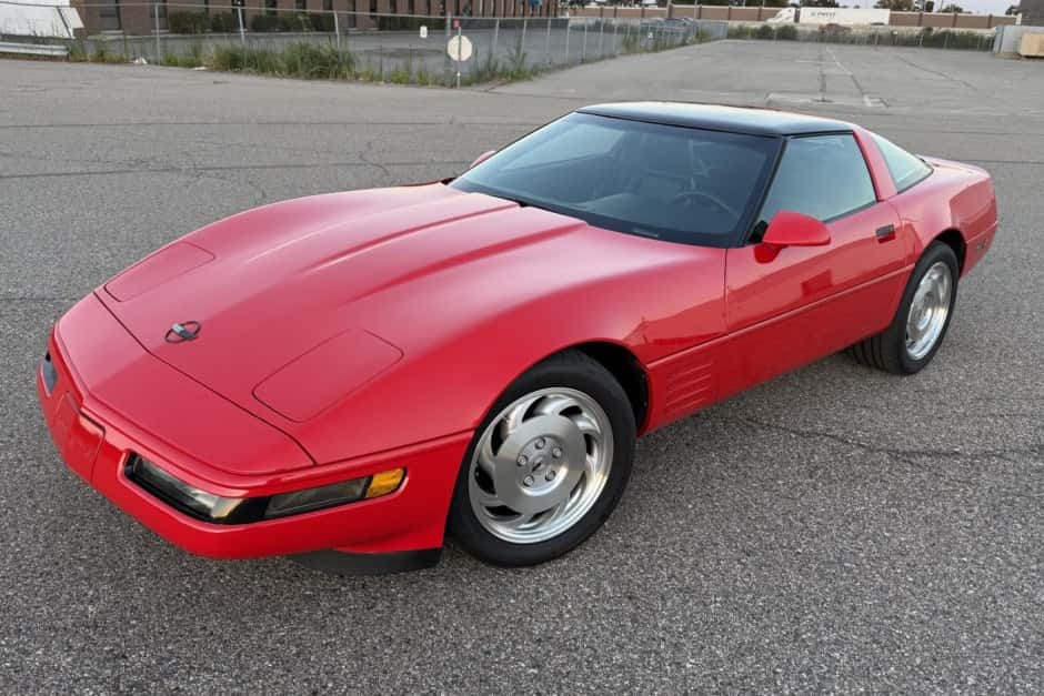 1993 Chevrolet Corvette C4 Coupe (1992-1996) sold for $20,000