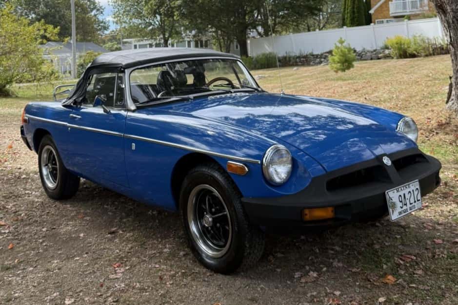 1977 MG MGB sold for $3,900