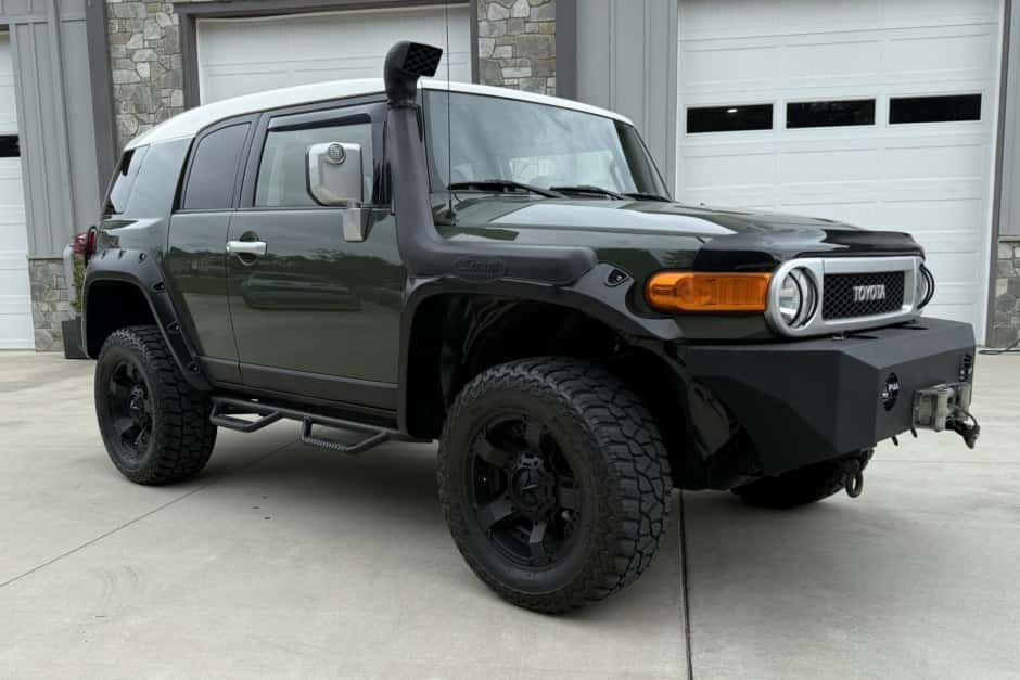 2014 Toyota FJ Cruiser sold for $37,000