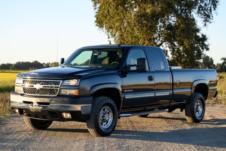 2005 Chevrolet Silverado GMT800 Heavy Duty (2000-2007) sold for $14,800