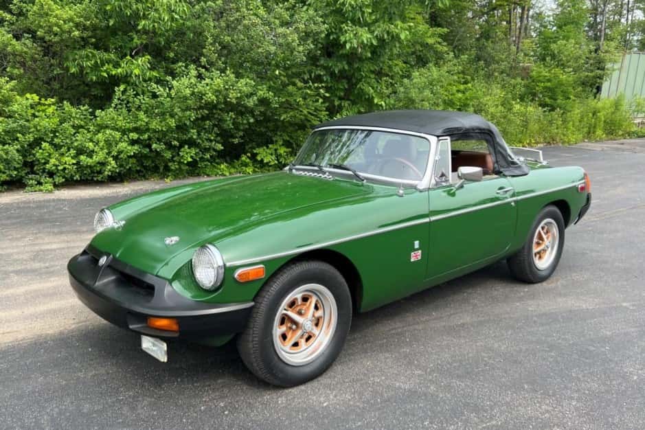 1977 MG MGB sold for $7,200