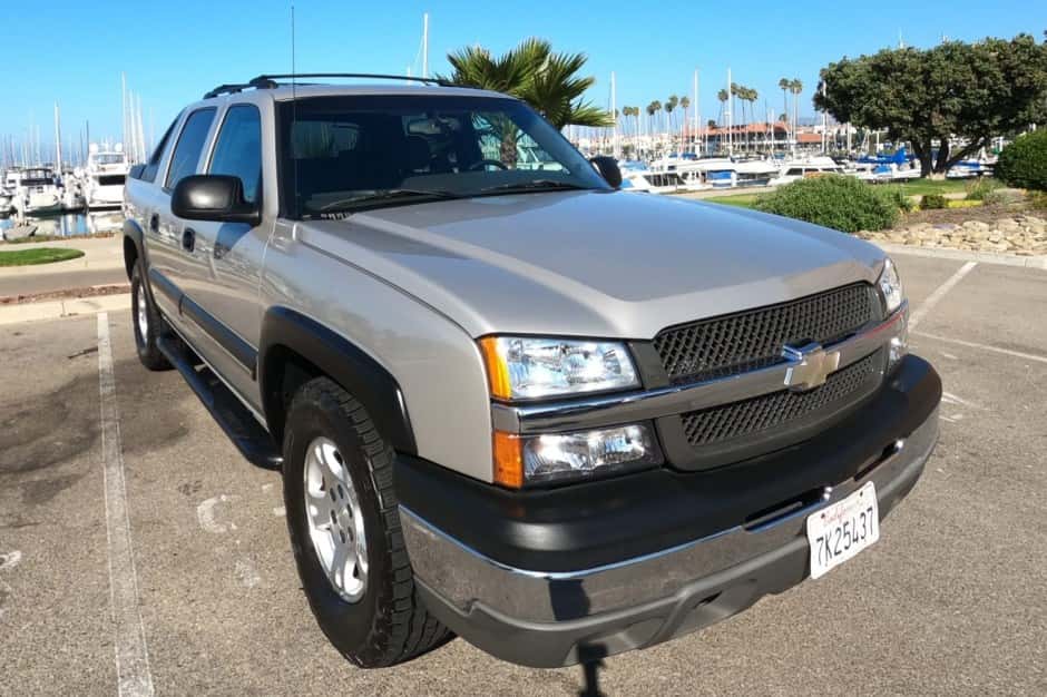 2004 Chevrolet Avalanche sold for $7,575